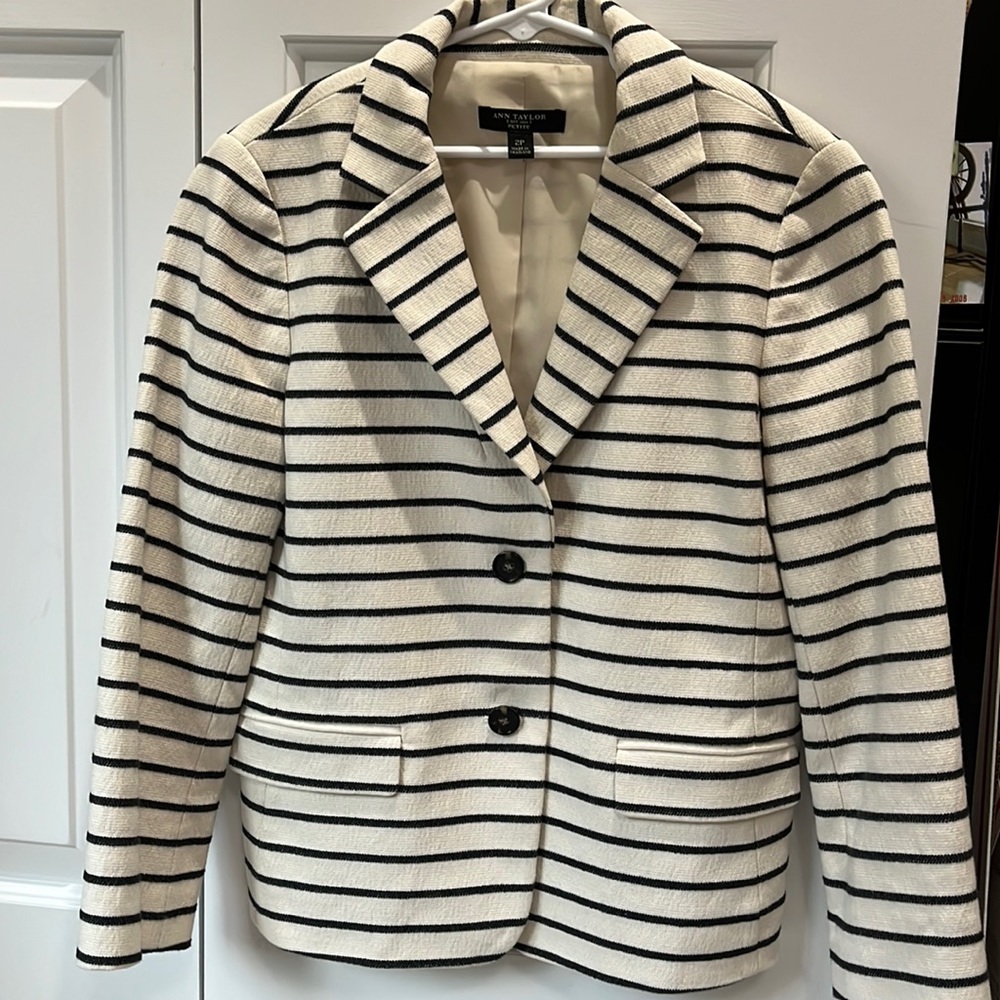 Ann Taylor Petite 2p stripe blazer